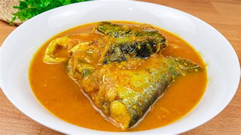  Gulai Ikan Palembang: Sıcak ve Baharatlı Bir Deniz Ürünü Şöleni! 