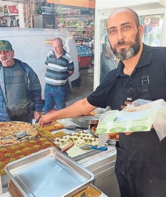  Şişlik Şişleme: Güney Sibirya'nın Küçük Bir Lezzet Kutusu İçinde Kızarmış ve Baharatlı Bir Et Zevki