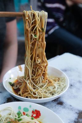  Taiyuan Ci Ci Mian: A Symphony of Spicy Noodles and Tangy Vinegar